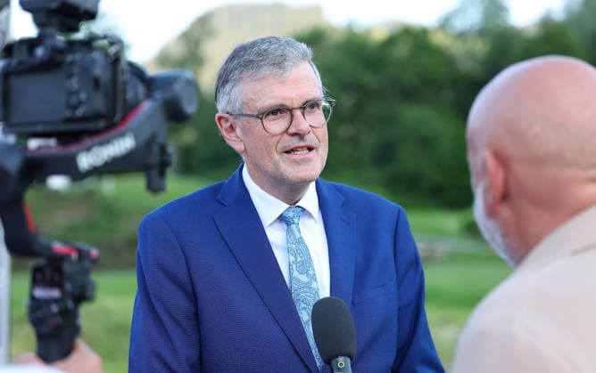 GOLF - Austrian Alpine Open KITZBUEHEL,AUSTRIA,26.MAY.26 - GOLF - DP World Tour, Austrian Alpine Open, GC Kitzbuehel-Schwarzsee-Reith, preview. Image shows mayor Klaus Winkler (Kitzbuehel).  GEPAxpictures xAmirxBeganovic