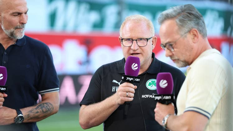 26 05 2026, xrekx, Soccer 2 Bundesliga Relegation, SpVgg Greuther Fuerth Rot Weiss Essen v l Heiko Vogel Trainer SpVgg Greuther Fuerth DFL DFB REGULATIONS PROHIBIT ANY USE OF PHOTOGRAPHS as IMAGE SEQUENCES and or QUASI VIDEO Fuerth