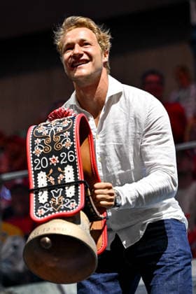 ZURICH, SWITZERLAND - MAY 26: Skier Marco Odermatt during the pre-game ceremony during the 2026 IIHF Ice hockey, Eishockey World Championship, WM, Weltmeisterschaft Switzerland game between Switzerland and Finland at Swiss Life Arena on May 26, 2026 in Zurich, Zurich. Zurich Swiss Life Arena Zurich Switzerland *** ZURICH, SWITZERLAND MAY 26 Skier Marco Odermatt during the pre game ceremony during the 2026 IIHF Ice Hockey World Championship Switzerland game between Switzerland and Finland at Swiss Life Arena on May 26, 2026 in Zurich, Zurich Zurich Swiss Life Arena Zurich Switzerland Copyright: xJustPictures.ch AndreaxBrancax jp-en-EuSpIm-JP7_ANB_SuiFin_26052026_7280