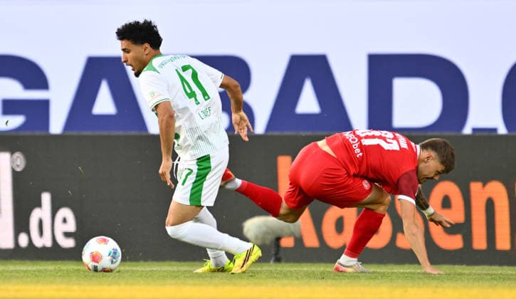 26 05 2026 Soccer season 2025 2026 Relegation 2 Soccer Bundesliga first leg SpVgg Greuther Fürth Kleeblatt Rot Weiss Essen RWE Sportfoto Zink xwoxzix DFL regulations prohibit any use of photographs as image sequences and or quasi video only for editorial use Sayfallah Ltaief 47, SpVgg Greuther Fürth Jannik Hofmann 37, Rot Weiss Essen
