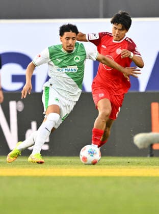 26 05 2026 Soccer season 2025 2026 Relegation 2 Soccer Bundesliga first leg SpVgg Greuther Fürth Kleeblatt Rot Weiss Essen RWE Sportfoto Zink xwoxzix DFL regulations prohibit any use of photographs as image sequences and or quasi video only for editorial use Sayfallah Ltaief 47, SpVgg Greuther Fürth Kaito Mizuta 24, Rot Weiss Essen