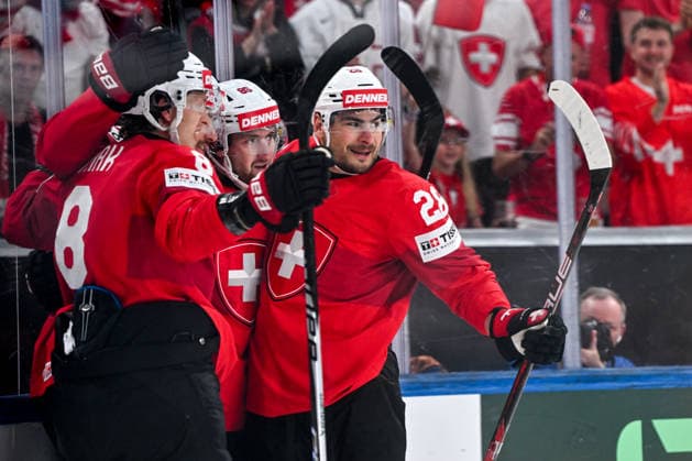ZURICH, SWITZERLAND MAY 26 Simon Knak of Switzerland L , Janis Moser of Switzerland C and Timo Meier of Switzerland R celebrate a goal during the 2026 IIHF Ice Hockey World Championship Switzerland game between Switzerland and Finland at Swiss Life Arena on May 26, 2026 in Zurich, Zurich Zurich Swiss Life Arena Zurich Switzerland Copyright: xJustPictures.ch AndreaxBrancax jp-en-EuSpIm-JP7_ANB_SuiFin_26052026_7584
