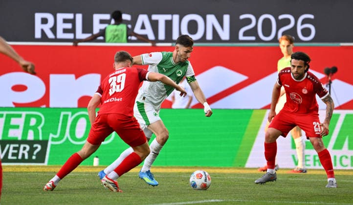 26 05 2026 Soccer season 2025 2026 Relegation 2 Soccer Bundesliga first leg SpVgg Greuther Fürth Kleeblatt Rot Weiss Essen RWE Sportfoto Zink xwoxzix DFL regulations prohibit any use of photographs as image sequences and or quasi video only for editorial use Gianluca Swajkowski 39, Rot Weiss Essen Branimir Hrgota 10, SpVgg Greuther Fürth