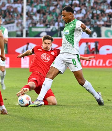 26 05 2026 Soccer season 2025 2026 Relegation 2 Soccer Bundesliga first leg SpVgg Greuther Fürth Kleeblatt Rot Weiss Essen RWE Sportfoto Zink xwoxzix DFL regulations prohibit any use of photographs as image sequences and or quasi video only for editorial use Sacha Banse Bansé 6, SpVgg Greuther Fürth , right