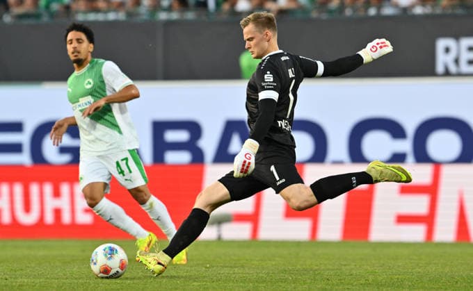 26 05 2026 Soccer season 2025 2026 Relegation 2 Soccer Bundesliga first leg SpVgg Greuther Fürth Kleeblatt Rot Weiss Essen RWE Sportfoto Zink xwoxzix DFL regulations prohibit any use of photographs as image sequences and or quasi video only for editorial use Sayfallah Ltaief 47, SpVgg Greuther Fürth Jakob Golz 1, Rot Weiss Essen