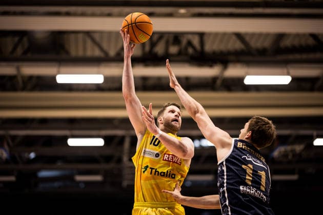 Barmer 2 Basketball Bundesliga ProA Playoffs Semifinal Game 3, Phoenix Hagen Eisbären Bremerhaven 26 05 2026 Fabian Bleck Phoenix Hagen, 10 on the ball, Lorenz Brenneke Eisbären Bremerhaven, 11 BARMER 2 Basketball Bundesliga ProA Playoffs Semifinal Game 3, Phoenix Hagen Eisbären Bremerhaven Hagen, Ischelandhalle on 26 05 2026 Copyright: xBEAUTIFULxSPORTS Wunderlx