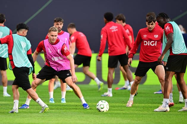 Football, ECL Final, Rayo Vallecano, Training