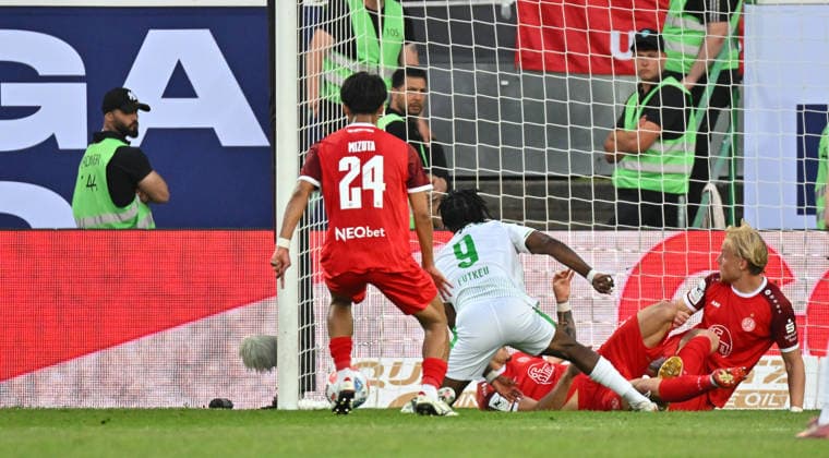26 05 2026 Soccer season 2025 2026 Relegation 2 Soccer Bundesliga second leg SpVgg Greuther Fürth Kleeblatt Rot Weiss Essen RWE Sportfoto Zink MeZi xmexzix DFL regulations prohibit any use of photographs as image sequences and or quasi video only for editorial use Treffer Tor Torschuß zum 1 0 durch Noel Futkeu 9, SpVgg Greuther Fürth