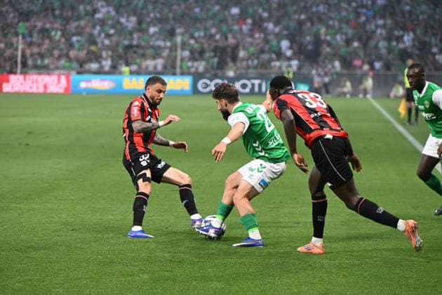 Footbal : AS Saint Etienne v OGC Nice - Barrage ligue 1 - ligue 2 Zureko DAVITASHVILI of Saint Etienne during the Ligue 2 BKT match between AS Saint-Etienne and OGC Nice Ligue 1-Ligue 2 playoff first leg at Stade Geoffroy-Guichard Saint Etienne on May 26, 2026 in Saint-Etienne, France. SAINT ETIENNEFrance  Copyright: xMouradxAllilix