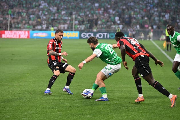Footbal : AS Saint Etienne v OGC Nice - Barrage ligue 1 - ligue 2 Zureko DAVITASHVILI of Saint Etienne during the Ligue 2 BKT match between AS Saint-Etienne and OGC Nice Ligue 1-Ligue 2 playoff first leg at Stade Geoffroy-Guichard Saint Etienne on May 26, 2026 in Saint-Etienne, France. SAINT ETIENNEFrance  Copyright: xMouradxAllilix