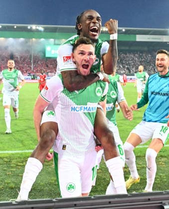 26 05 2026 Soccer season 2025 2026 Relegation 2 Soccer Bundesliga first leg SpVgg Greuther Fürth Kleeblatt Rot Weiss Essen RWE Sportfoto Zink xwoxzix DFL regulations prohibit any use of photographs as image sequences and or quasi video only for editorial use Torjubel Jubel nach Treffer Torschuß zum 2 0 durch Branimir Hrgota 10, SpVgg Greuther Fürth Branimir Hrgota 10, SpVgg Greuther Fürth Noel Futkeu 9, SpVgg Greuther Fürth