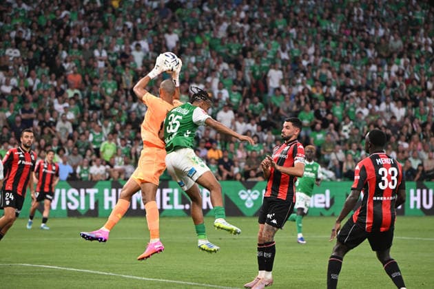 Footbal : AS Saint Etienne v OGC Nice - Barrage ligue 1 - ligue 2 GADEGBEKU Julien of Saint Etienne during the Ligue 2 BKT match between AS Saint-Etienne and OGC Nice Ligue 1-Ligue 2 playoff first leg at Stade Geoffroy-Guichard Saint Etienne on May 26, 2026 in Saint-Etienne, France. SAINT ETIENNEFrance  Copyright: xMouradxAllilix