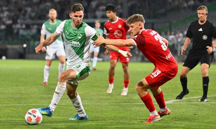 26 05 2026 Soccer season 2025 2026 Relegation 2 Soccer Bundesliga first leg SpVgg Greuther Fürth Kleeblatt Rot Weiss Essen RWE Sportfoto Zink xwoxzix DFL regulations prohibit any use of photographs as image sequences and or quasi video only for editorial use Branimir Hrgota 10, SpVgg Greuther Fürth Gianluca Swajkowski 39, Rot Weiss Essen