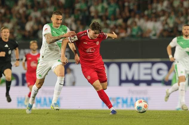 26 05 2026 Soccer season 2025 2026 Relegation 2 Soccer Bundesliga second leg SpVgg Greuther Fürth Kleeblatt Rot Weiss Essen RWE Sportfoto Zink DaMa xdaxmax DFL regulations prohibit any use of photographs as image sequences and or quasi video only for editorial use Philipp Ziereis 4, SpVgg Greuther Fürth Jaka Cuber Potocnik 9, Rot Weiss Essen