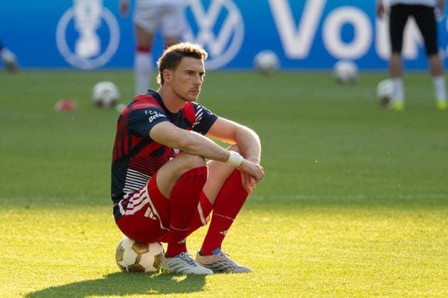 Football: Leon Goretzka set to join Aston Villa, archive photos