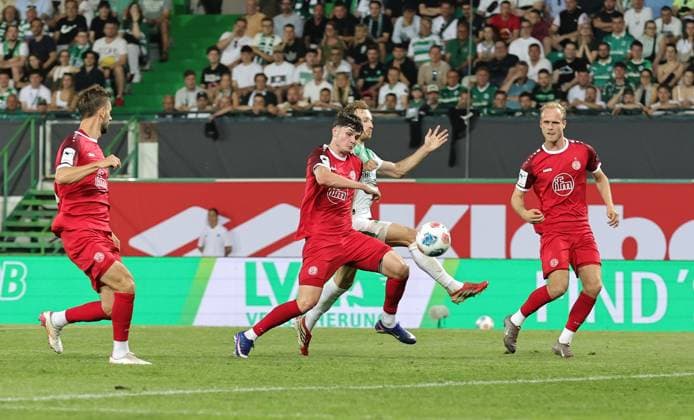 26 05 2026 Soccer season 2025 2026 Relegation 2 Soccer Bundesliga second leg SpVgg Greuther Fürth Kleeblatt Rot Weiss Essen RWE Sportfoto Zink DaMa xdaxmax DFL regulations prohibit any use of photographs as image sequences and or quasi video only for editorial use Jaka Cuber Potocnik 9, Rot Weiss Essen with shot on goal