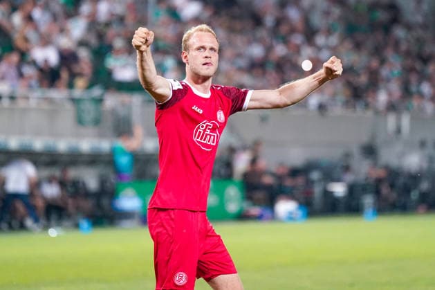 Germany Soccer 2 Bundesliga Relegation 2025 2026 SpVgg Greuther Fürth vs Rot Weiss Essen Sportpark Ronhof I Thomas Sommer Fürth Lucas Brumme Rot Weiss Essen, 14 joy, emotions, cheering, gesture, gesture, emotion Copyright: xJOERANxSTEINSIEKx
