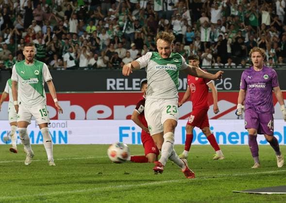26 05 2026 Soccer season 2025 2026 Relegation 2 Soccer Bundesliga second leg SpVgg Greuther Fürth Kleeblatt Rot Weiss Essen RWE Sportfoto Zink DaMa xdaxmax DFL regulations prohibit any use of photographs as image sequences and or quasi video only for editorial use Jannik Dehm 23, SpVgg Greuther Fürth clears ball