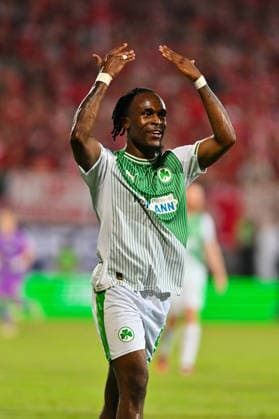 Relagation 2 Bundesliga SpVgg Greuther Fürth Rot Weiss Essen 26 05 2026 FÜRTH, GERMANY 26 MAY in the picture Noel FUTKEU SpVgg Greuther Fuerth 9 single photo clipping the crowd again during the match between SpVgg Greuther Fürth and Rot Weiss Essen at the second leg of the relegation to the 2 Bundesliga at the Sportpark Ronhof DFL REGULATIONS PROHIBIT ANY USE OF PHOTOGRAPHS AS IMAGE SEQUENCES AND OR QUASI VIDEO Copyright: xBEAUTIFULxSPORTS Goldbergx