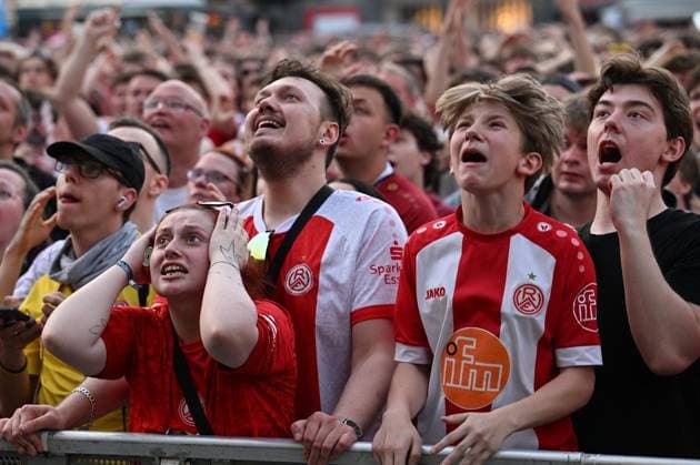 Public Viewing Relegation Rot Weiss Essen FOR EDITORIAL PURPOSES ONLY p Public Viewing SpVgg Greuther Fürth vs Rot Weiss Essen at Kennedyplatz, on 26 05 2026 in Essen second leg of the relegation to Bundesliga 2, SpVgg Greuther Fürth vs Rot Weiss Essen Germany NRW Essen Copyright SocratesxTassos Copyright: SocratesxTassos doc860nt635ke02c76zr6p ,EDITORIAL USE ONLY Copyright: SocratesxTassos