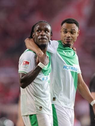 26 05 2026 Soccer season 2025 2026 Relegation 2 Soccer Bundesliga second leg SpVgg Greuther Fürth Kleeblatt Rot Weiss Essen RWE Sportfoto Zink DaMa xdaxmax DFL regulations prohibit any use of photographs as image sequences and or quasi video only for editorial use Freude Jubel nach Spielende Noel Futkeu 9, SpVgg Greuther Fürth Sacha Banse Bansé 6, SpVgg Greuther Fürth