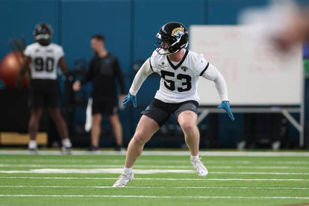 JACKSONVILLE, FL - MAY 26: Jacksonville Jaguars linebacker Parker Hughes (53) works on a drill during Jacksonville Jaguars OTA on May 26, 2026 at Miller Electric Center in Jacksonville, Fl. (Photo by David Rosenblum Icon Sportswire) NFL, American Football Herren, USA MAY 26 Jacksonville Jaguars OTA EDITORIAL USE ONLY Icon260526127852