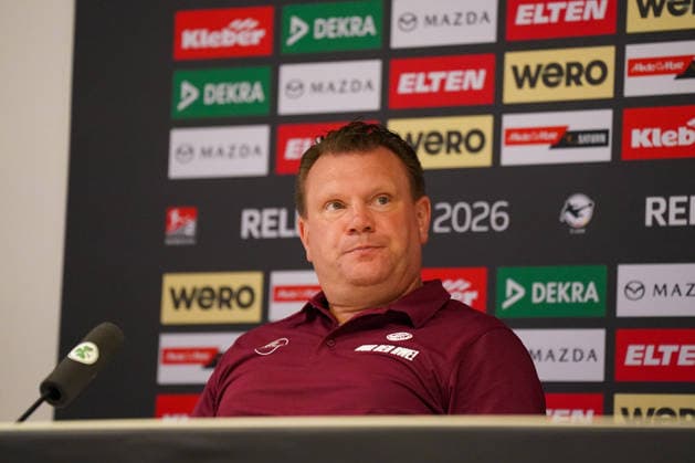 Germany Soccer 2 Bundesliga Relegation 2025 2026 SpVgg Greuther Fürth vs Rot Weiss Essen Sportpark Ronhof I Thomas Sommer Fürth Uwe Koschinat Coach, Rot Weiss Essen Press conference, Media Copyright: xJOERANxSTEINSIEKx