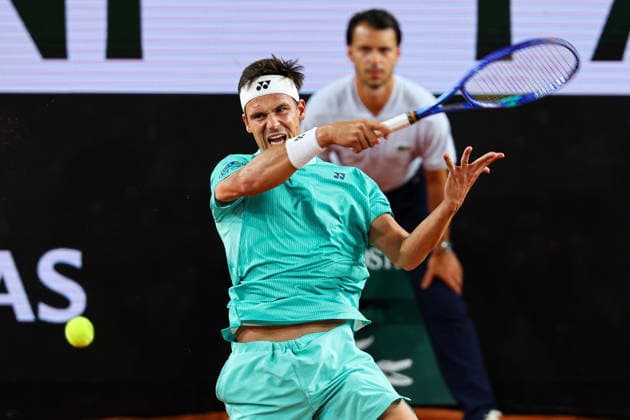 2026.05.26 Paryz Tenis French Open Roland Garros 2026 Felix Auger-Aliassime - Daniel Altmaier N z Daniel Altmaier Foto Pawel Andrachiewicz PressFocus 2026.05.26 Paris Tennis - French Open Roland Garros 2026 Felix Auger-Aliassime - Daniel Altmaier Daniel Altmaier Credit: Pawel Andrachiewicz PressFocus NEWSPIX.PL --- newspix.pl 