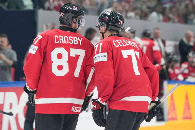 FRIBOURG, SWITZERLAND MAY 26 Sidney Crosby of Canada L and Macklin Celebrini of Canada talking before a face off during the 2026 IIHF Ice Hockey World Championship Switzerland game between Czechia and Canada at BCF Arena on May 26, 2026 in Fribourg, Fribourg Fribourg BCF Arena Fribourg Switzerland Copyright: xJustPictures.ch JarixPestelaccix jp-en-EuSpIm-JP6_JAR_Czechia_Canada_26May2026_00182