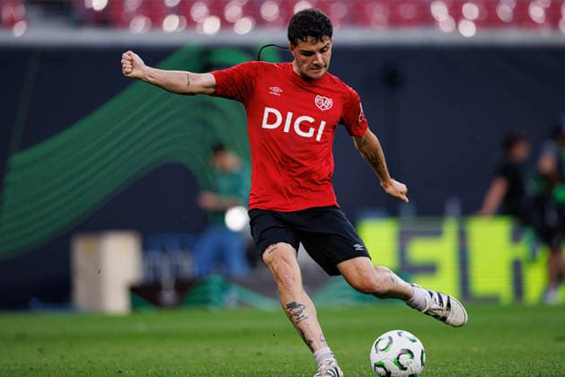 Sergio Camello seen during the Rayo Vallecano de Madrid Official Training Session before UEFA Conference League 2026 final (Maciej Rogowski Ball Raw Images) Leipzig Red Bull Arena Germany Copyright: xMaciejxRogowskix maciejrogowski_26_05_2026_small-73