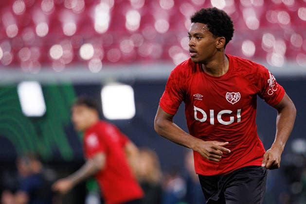Jozhua Vertrouwd seen during the Rayo Vallecano de Madrid Official Training Session before UEFA Conference League 2026 final (Maciej Rogowski Ball Raw Images) Leipzig Red Bull Arena Germany Copyright: xMaciejxRogowskix maciejrogowski_26_05_2026_small-77
