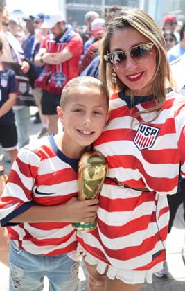 May 26, 2026, New York, New York, USA: Tuesday, May 26, 2026; New York, New York, USA; Fans celebrate the USMNT roster reveal at Pier 17. New York USA - ZUMAs325 20260526_zsp_s325_117 Copyright: xJessxStilesx