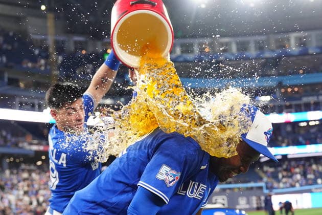May 25, 2026, Toronto, On, CANADA: Toronto Blue Jays Brandon Valenzuela (59) dumps Gatorade on JesoÂºs SoÂ¡nchez (12) after the win over the Miami Marlins during MLB, Baseball Herren, USA action in Toronto on Tuesday May 26, 2026. BBO-MARLINS-BLUE-JAYS 20260526  - ZUMAc35_ 20260525_zaf_c35_220 Copyright: xFrankxGunnx
