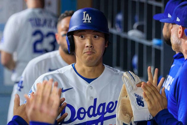 May 26, 2026, Los Angeles, California, USA: Shohei Ohtani 17 of the Los Angeles Dodgers is congratulated in the dugout after scoring during a regular season MLB, Baseball Herren, USA game against the Colorado Rockies on Tuesday May 26, 2026 at Dodger Stadium in Los Angeles, California. Dodgers defeat Rockies, 15-6. JAVIER ROJAS PI Los Angeles USA - ZUMAp124 20260526_zaa_p124_022 Copyright: xJavierxRojasx