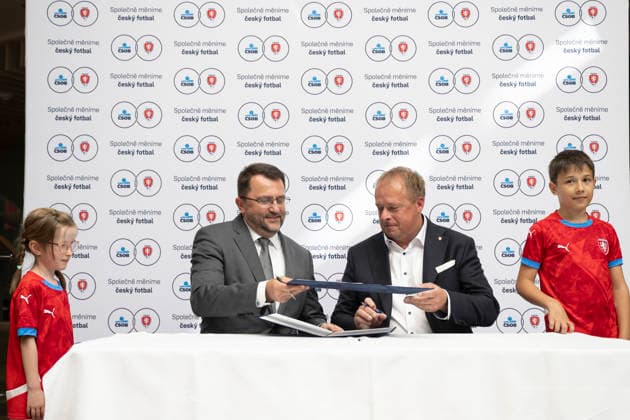 From left CSOB bank CEO Ales Blazek and Czech Football Association (FACR) chairman David Trunda at the press conference, PK, Pressekonferenz on partnership between Czech Football Association (FACR) and CSOB on May 27, 2026, Prague, Czech Republic. (CTKxPhoto MichalxKamaryt) CTKPhotoP2026052703302  CTKPhotoP2026052703302