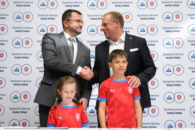 From left CSOB bank CEO Ales Blazek and Czech Football Association (FACR) chairman David Trunda at the press conference, PK, Pressekonferenz on partnership between Czech Football Association (FACR) and CSOB on May 27, 2026, Prague, Czech Republic. (CTKxPhoto MichalxKamaryt) CTKPhotoP2026052703319  CTKPhotoP2026052703319