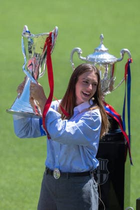 Alexia Putellas leaves FC Barcelona, Barca in Barcelona, Spain. FC Barcelona woman player Alexia Putellas during her FC Barcelona farewell ceremony in Auditori 1899, Barcelona, Spain, on May 27, 2026. Alexia Putellas showing the UEFA Women Champions League trophy. Barcelona Auditori 1899 Barcelona Spain