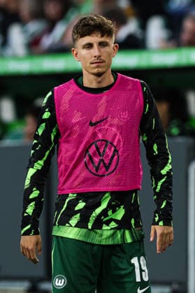 Jesper Lindström (VfL Wolfsburg,19) beim Aufwärmen - Hinspiel Relegation 2026, 1. Fussball Bundesliga Saison 2025-2026 VfL Wolfsburg vs. SC Paderborn in der Volkswagen Arena in Wolfsburg - Fussball,Deutschland,Mann,Männer,21.05.2026 *** Jesper Lindström VfL Wolfsburg,19 during warm-up first leg relegation 2026, 1 Soccer Bundesliga season 2025 2026 VfL Wolfsburg vs SC Paderborn at the Volkswagen Arena in Wolfsburg Soccer,Germany,Man,Men,21 05 2026