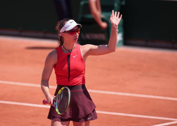 Tamara Korpatsch GER cheers after the victory, Cheers, Joy, Ladies Singles, Ladies Singles, Tamara Korpatsch GER waves and thanks the spectators, Fans after the victory Tennis French Open 2026 Roland Garros Paris France 27 May 2026 Copyright: xJuergenxHasenkopfx