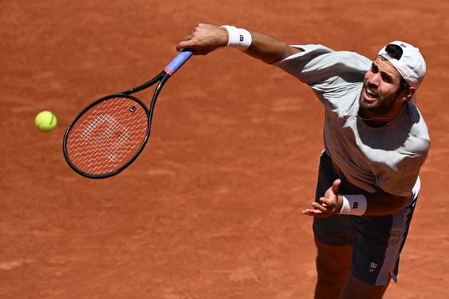 2026 French Open (Roland-Garros) - Day 4 PARIS, FRANCE - MAY 27: Karen Khachanov in action against Marco Trungelliti (not seen) of Argentina in the men s singles second-round match on Day Four of the 2026 French Open at Roland Garros Paris, France on May 27, 2026. Burak Akbulut Anadolu Paris France. Editorial use only. Please get in touch for any other usage.  Copyright: x2026xAnadoluxBurakxAkbulutx