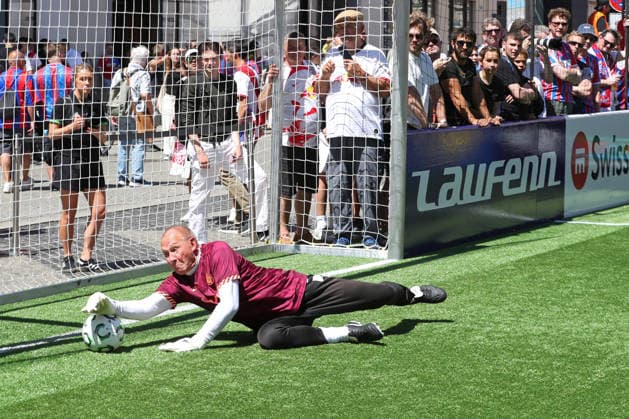 UEFA Conference League Final Legends Match at the Fan Festival Leipzig, 27 05 26 Perry Bräutigam saves a shot during the Legends Match at the Fan Festival on the Leipzig Market Square, on the occasion of the UEFA Conference League Final, 27 05 26 Copyright: xBEAUTIFULxSPORTS JanxKaeferx