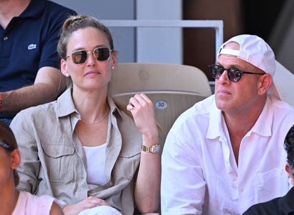 2026 French Open (Roland-Garros) - Day 4 PARIS, FRANCE - MAY 27: Israeli model Bar Refaeli (L) and her Adi Ezra (R) attend the match between Elina Svitolina of Ukraine and Kaitlin Quevedo of Spain during the Women s Singles second round match during Day Four of the 2026 French Open at Roland Garros on May 27, 2026 in Paris, France. Mustafa Yalcin Anadolu Paris France. Editorial use only. Please get in touch for any other usage.  Copyright: x2026xAnadoluxMustafaxYalcinx