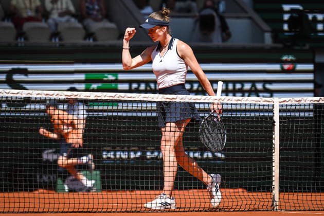 May 27, 2026, Paris, France, France: Elina SVITOLINA of Ukraine celebrates his point during the fourth day of the Roland-Garros 2026, French Open 2026, Grand Slam tennis tournament at Roland-Garros Stadium on May 27, 2026 in Paris, France. Roland Garros 2026 - Day 4  - ZUMAm308 20260527_zsp_m308_027 Copyright: xMatthieuxMirvillex