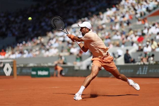 ROLAND GARROS PHOTOPQR LE PARISIEN Le Parisien Arnaud Journois ; PARIS ; 27 05 2026 ; Paris. Stade Roland Garros, le 27 mai 2025. Tennis. Internationaux de France de Roland Garros. Simple Messieurs Court Philippe-Chatrier 2ème tour. Novak Djokovic vs Valentin Royer Photo Le Parisien Arnaud Journois Roland Garros French Open tennis tournament, in Paris, France, on 27 May 2026. PARIS 75 France  Copyright: xPHOTOPQR LExPARISIEN MAXPPPxLexParisienx xArnaudxJournoisx 20260527LPA4668 20260527LPA4668