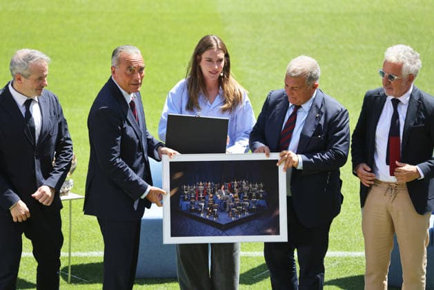 FC Barcelona, Barca Farewell Ceremony for Alexia Putellas Rafael Yuste, President of FC Barcelona, and Joan Laporta, President-Elect of FC Barcelona, with Alexia Putellas during her farewell ceremony in Barcelona, Spain, on May 27, 2026. Barcelona Barcelona Spain  Copyright: xUrbanandsportx originalFilename:urbanandsport-fcbarcel260527_nppX4.jpg
