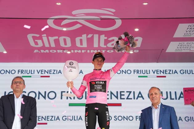Denmark™s Jonas Vingegaard Hansen of Team Visma Lease A Bike pink jersey during Stage 17 of the Giro d™Italia from Cassano D Adda to Andalo Italy, Wednesday May 27, 2026  Copyright: xGianmattiaxD Albertoi LaPressex