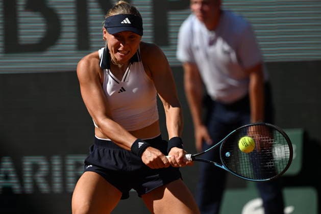 2026 French Open (Roland-Garros) - Day 4 PARIS, FRANCE - MAY 27: Yuliia Starodubtseva of Ukraine competes with Elena Rybakina (not seen) of Kazakhstan in the women s singles match on day 4 of the French Open tennis tournament on Court Suzanne-Lenglen at the Roland-Garros Complex in Paris, France on May 27, 2026. Burak Akbulut Anadolu Paris France. Editorial use only. Please get in touch for any other usage.  Copyright: x2026xAnadoluxBurakxAkbulutx