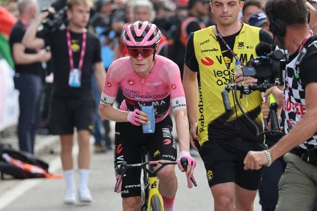 Giro d Italia 2026 UCI Cycling race - Stage 17 Pierre Teyssot MAXPPP ; Giro d Italia 2026 UCI Cycling race - Stage 17. Andalo, Italy on May 27, 2026. Stage 17h of 202 km from Cassano d Adda to Andalo. In action Jonas Vingegaard (DEN) Team Visma Lease a Bike Pierre Teyssot Maxppp Andalo Trentino South Tyrol Italy  Copyright: xMAXPPPxPierrexTeyssotx TEY33256 TEY33256