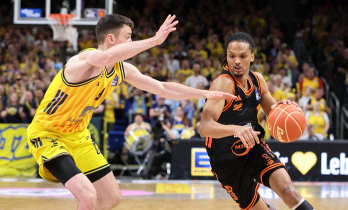 Jonas Mattisseck, Alonzo Verge on the ball duel Game scene Action Sport Basketball BBL Bundesliga Mens Play Off Quarter-final 5 Game Season 2025 2026 27 05 2026 ALBA Berlin vs SC Rasta Vechta