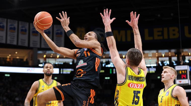 Alonzo Verge on the ball, Martin Hermannsson duel Game scene Action Sport Basketball BBL Bundesliga Mens Play Off Quarter-final 5 Game Season 2025 2026 27 05 2026 ALBA Berlin vs SC Rasta Vechta